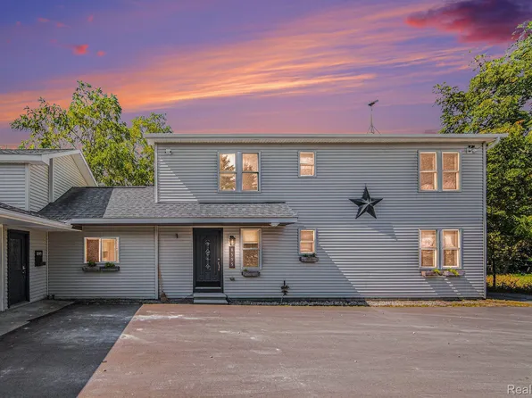 8595 Huron River Ct, Dexter, MI 48130