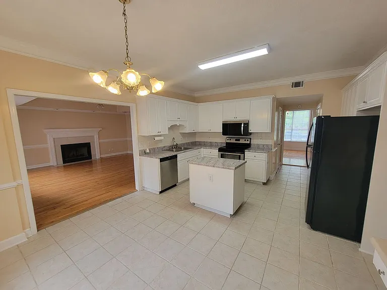 1063 Waltons Pass — Photo 15