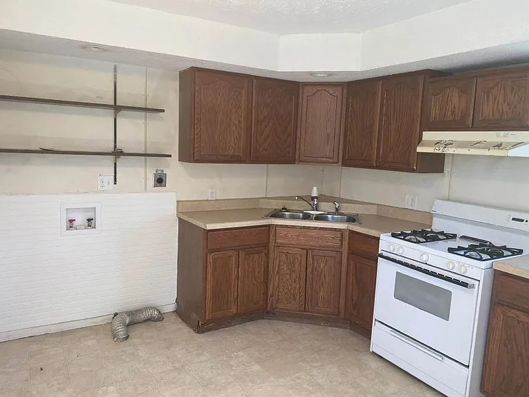 1412 N Champaign St — Photo 26