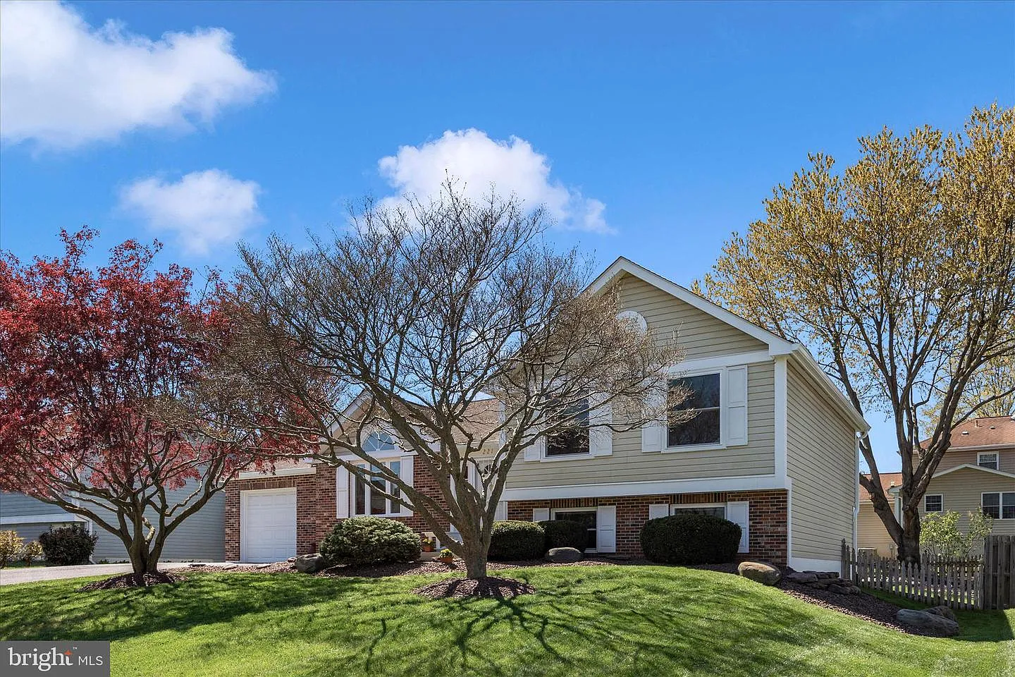 221 Diamond Dr photo 1