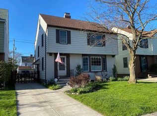 4477 Groveland Rd, University Heights, OH 44118