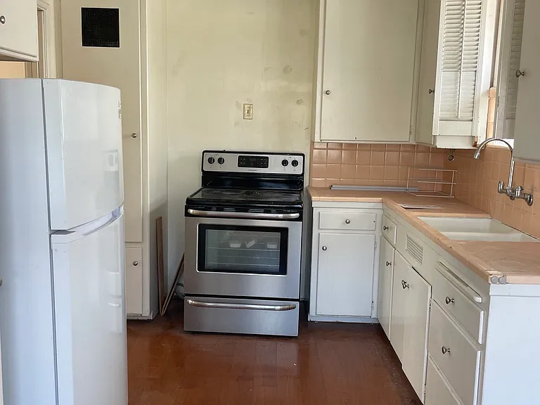 15 Cerritos Ave #11 — Photo 12