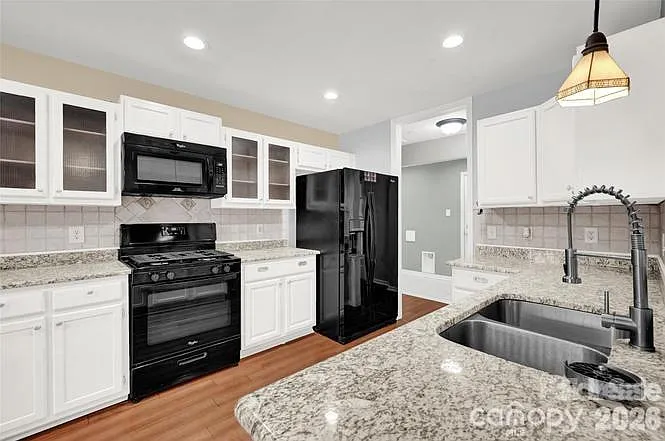 9117 Strattonville Ct — Photo 4