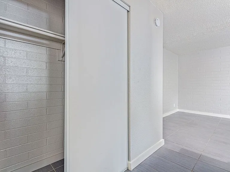 901 E. Pierce St. — Photo 15