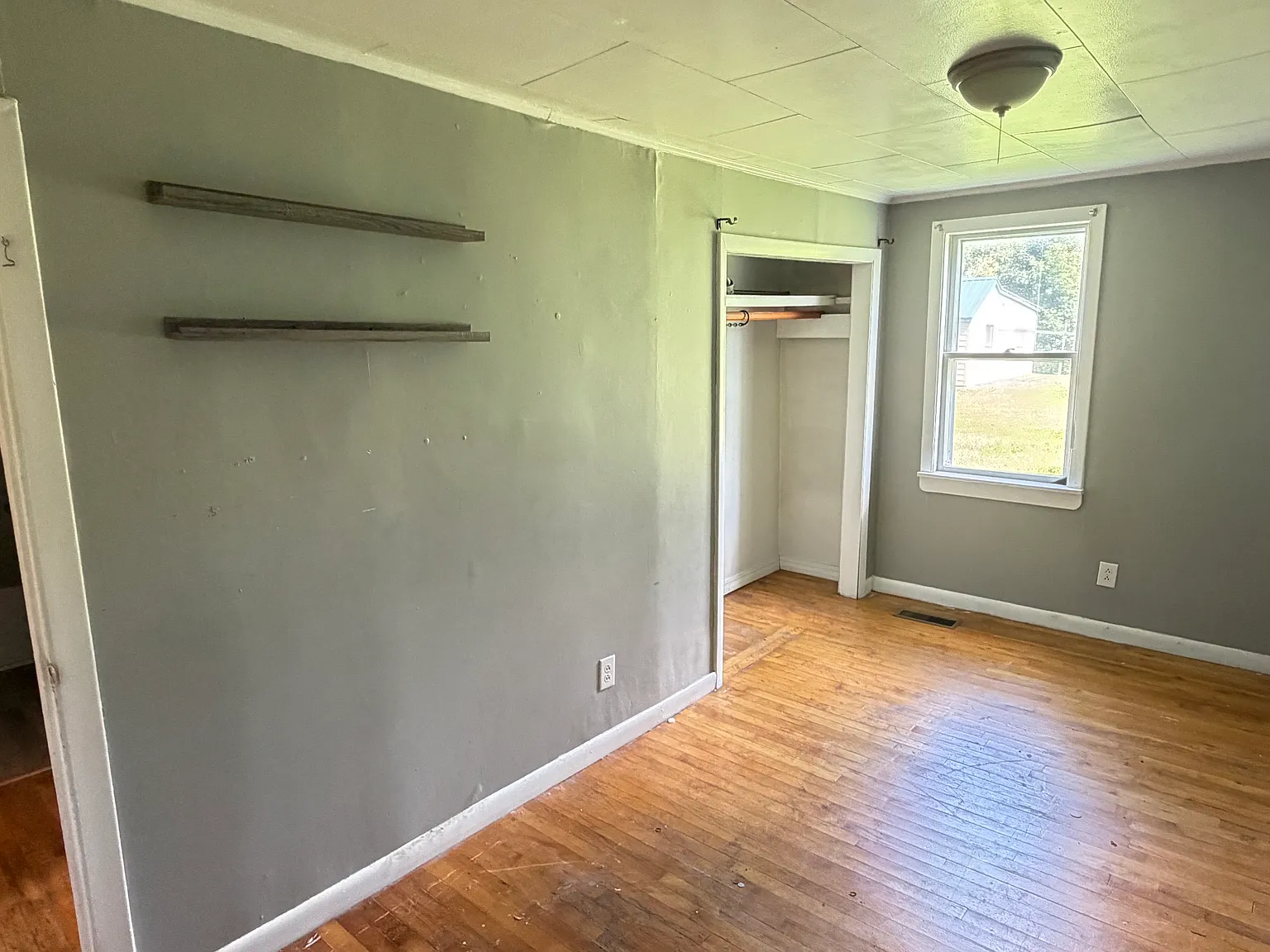 2 bed, 720 sqft, $1,100 — Photo 1