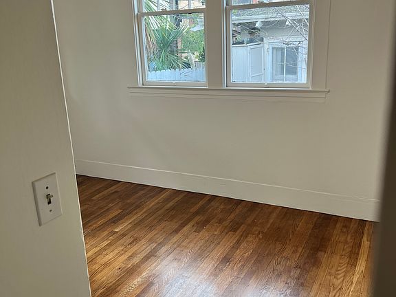 1 st bedroom with closet