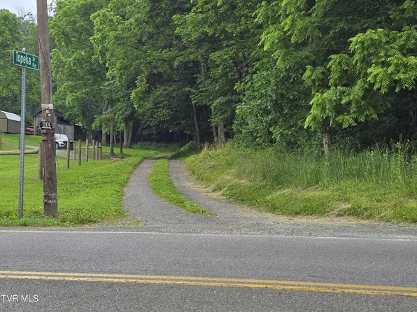 Topeka Dr, Bristol, VA 24202