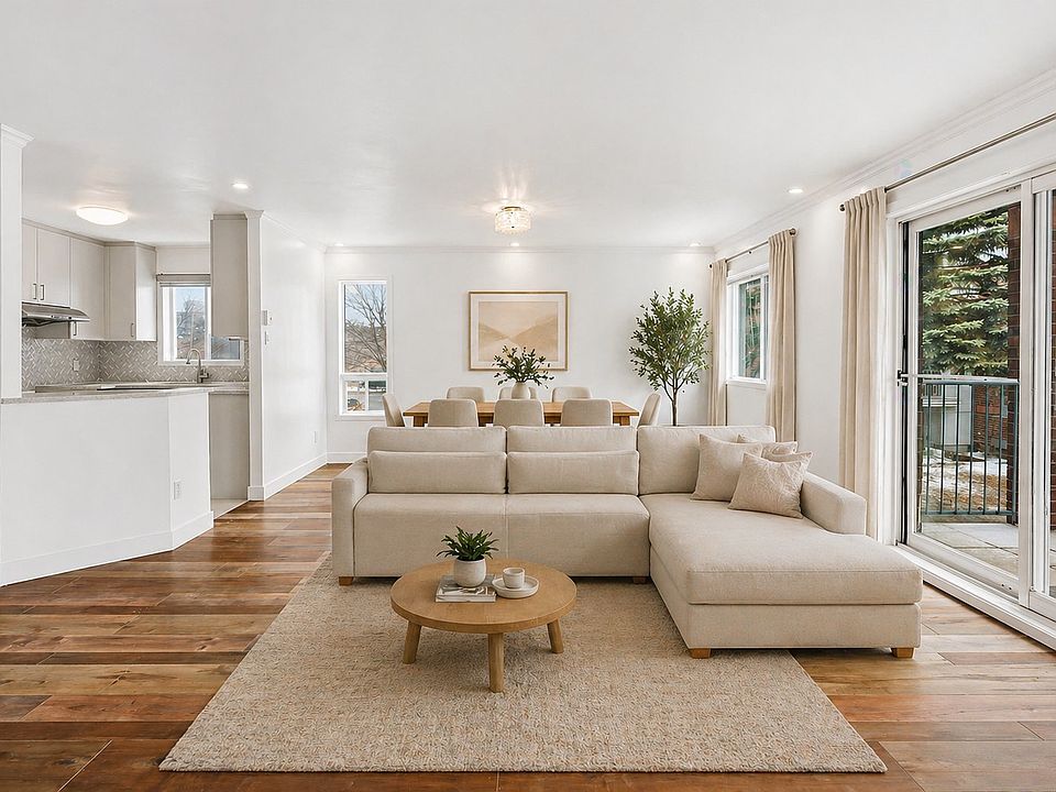 1st image of 985 Avenue St #204