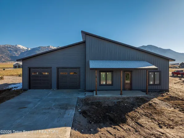 524 Little Greys Loop, Etna, WY 83118