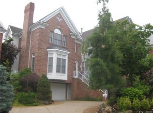 330 N Meramec Ave, Saint Louis, MO 63105