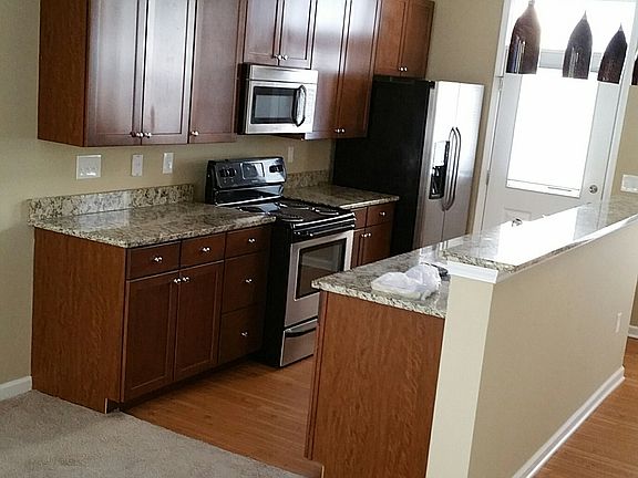 3rd image of 1476 1/2 Chesapeake Ave