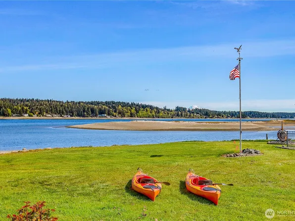 7530 E Grapeview Loop Road, Allyn, WA 98524