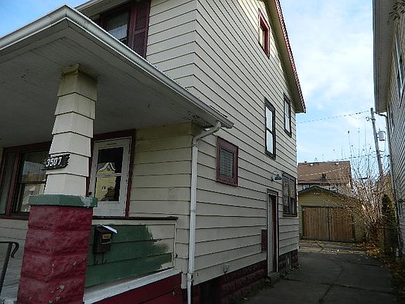 3rd image of 3507 W 91st St