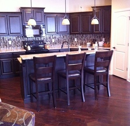 Beautiful Large Kitchen overlooking pond
						:
						Granite Countertop with Snack bar. Large Pantry, plenty of storage.