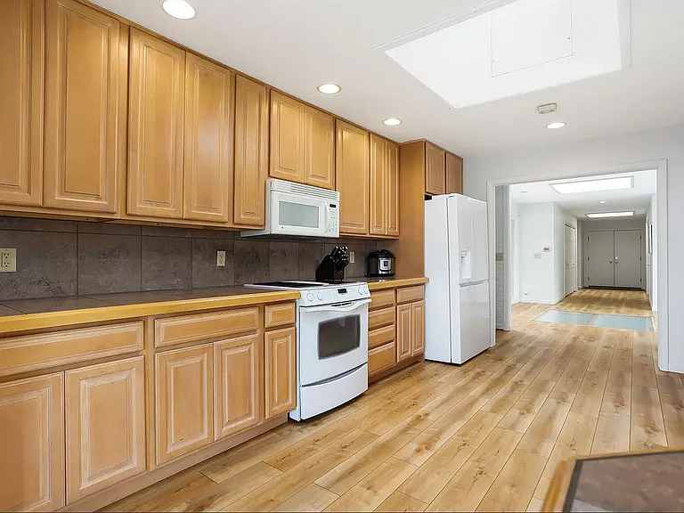777 Ruddiman Dr — Photo 13