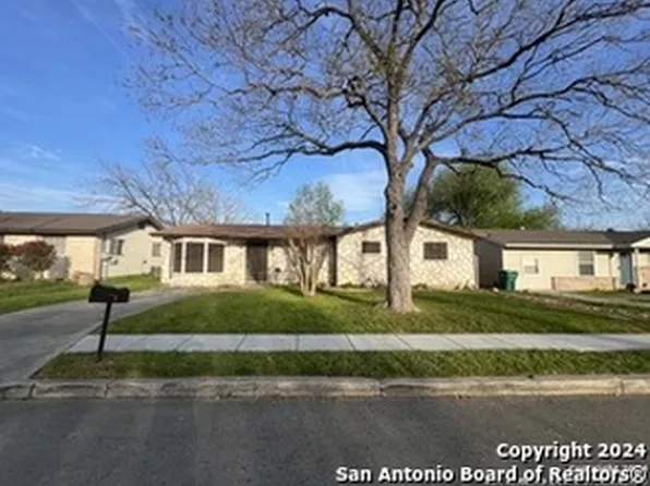 208 Michelle Dr, Converse, TX 78109