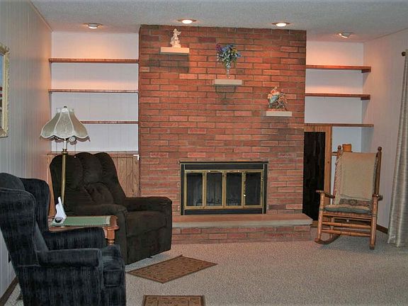 5th image of 720 Old Orchard Ln