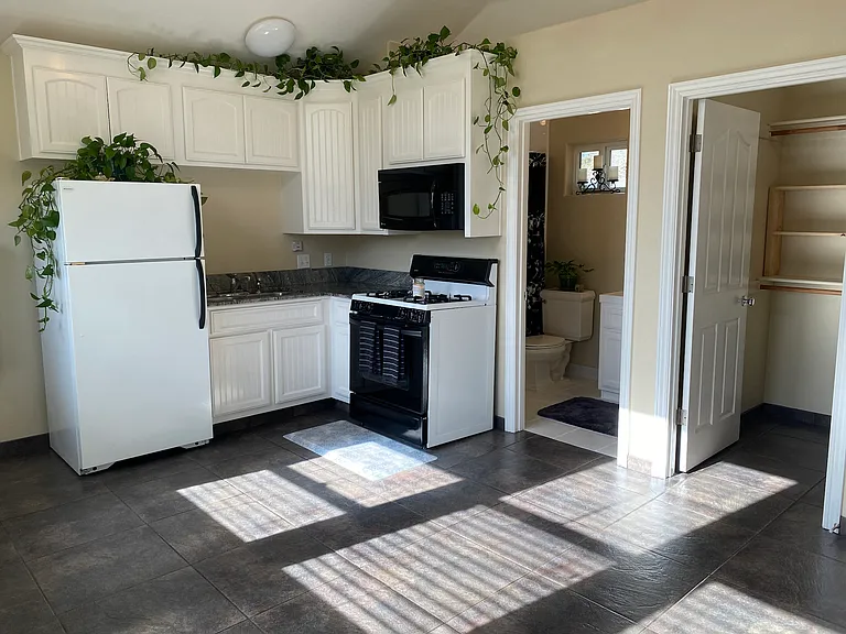 402 Park Way #A — Photo 7