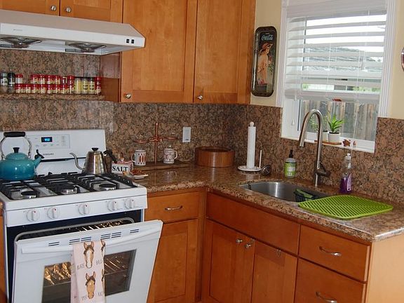 Window over sink - Stainless Sink