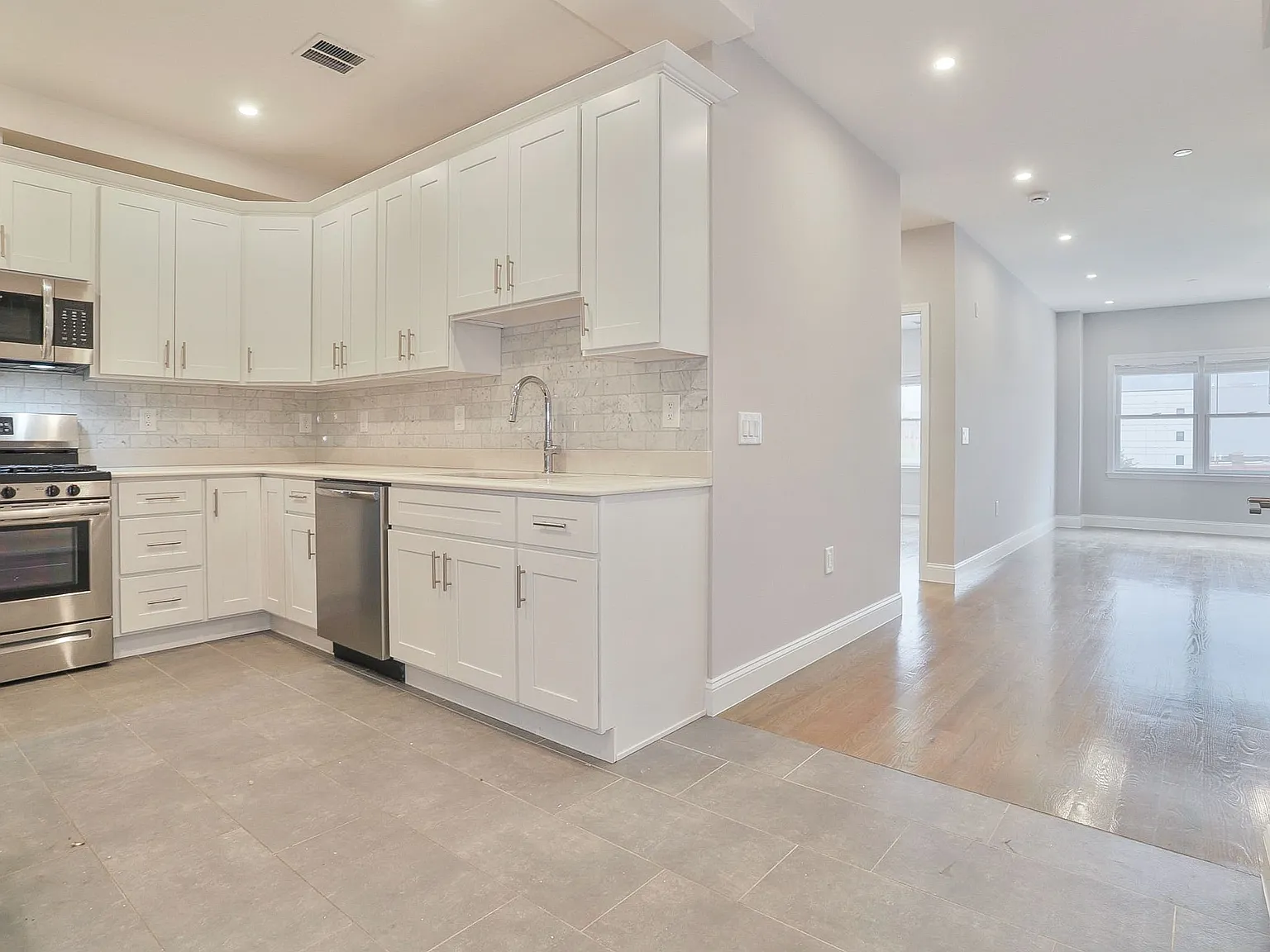 1 bed, 764 sqft, $2,030 — Photo 1
