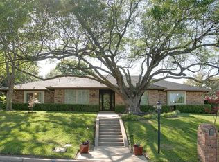 4 Crosslands Rd, Benbrook, TX 76132