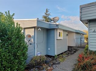 702 S 236th St, Des Moines, WA