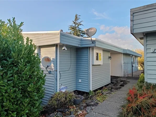 702 S 236th Street, Des Moines, WA 98198