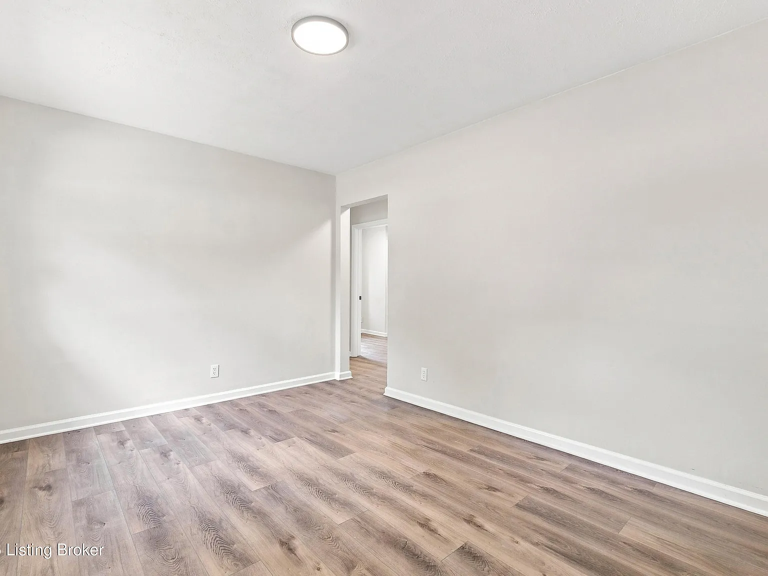 2 bed, 1.0 bath, 628 sqft, $1,350 — Photo 3