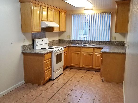 4th image of 217 W Lincoln Ave