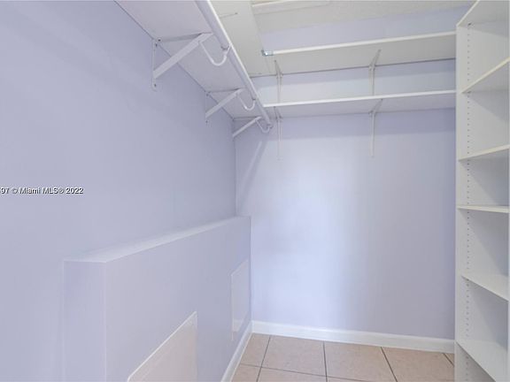 5th image of 815 SW 30th St APT O