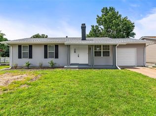 1062 Fernbrook Dr, Florissant, MO 63031