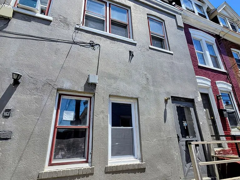 223-225 N Fountain St — Photo 12