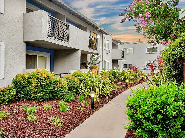 Pleasanton Place — Photo 10