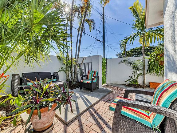 3rd image of 307 N Highland Dr