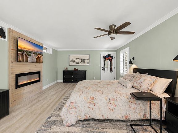 5th image of 3905 Pine Lake Dr.