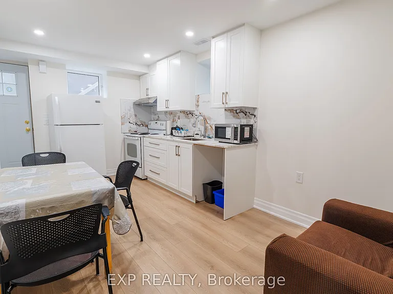34 Rodda Blvd — Photo 6