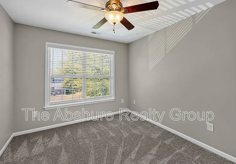 609 Timber Mdw — Photo 36