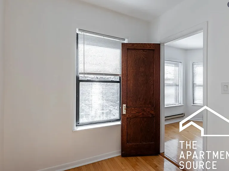 2700 N Troy St #2F — Photo 9