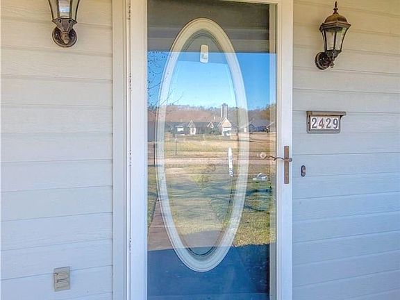2nd image of 2429 Brookhaven Dr
