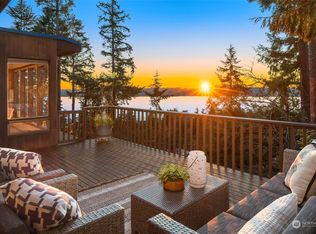 3021 69th Ave SE, Mercer Island, WA 98040