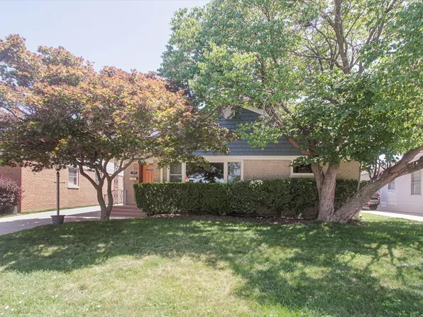 117 N Kenilworth Ave, Mount Prospect, IL 60056