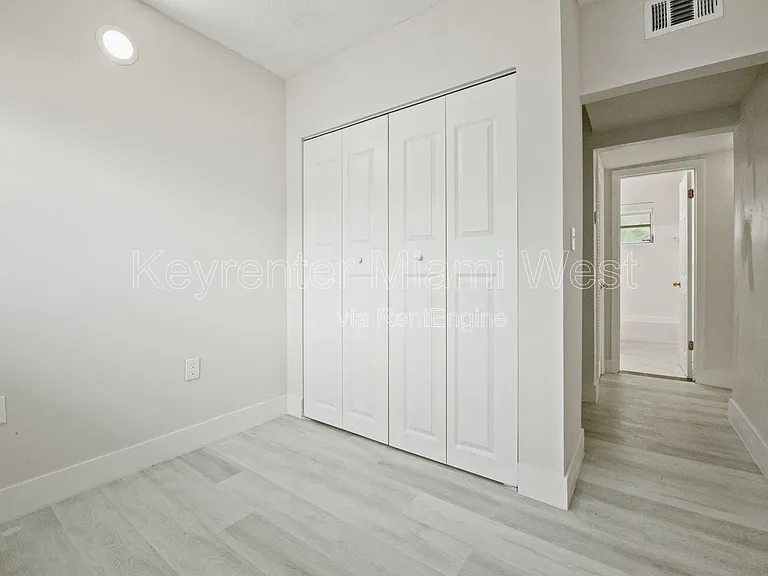 219 NW 10th Ave #4 — Photo 13