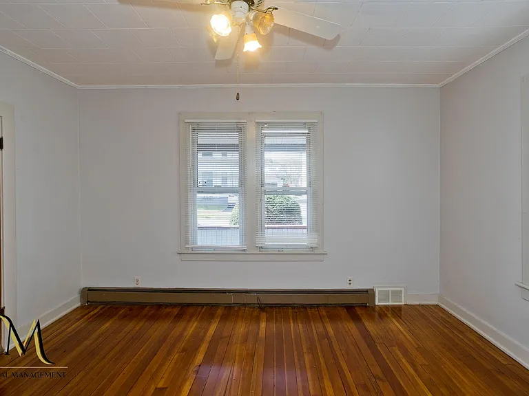 61 Hill St — Photo 10