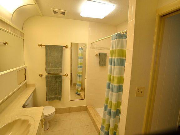 5th image of 220 Cape Shores Cir #12-H