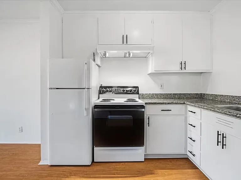 1739 Addison St #12 — Photo 7