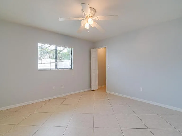 2103 SE 8th Ave — Photo 22