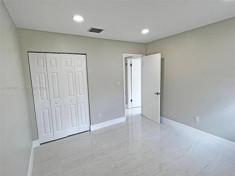 11962 SW 37th Ter — Photo 14