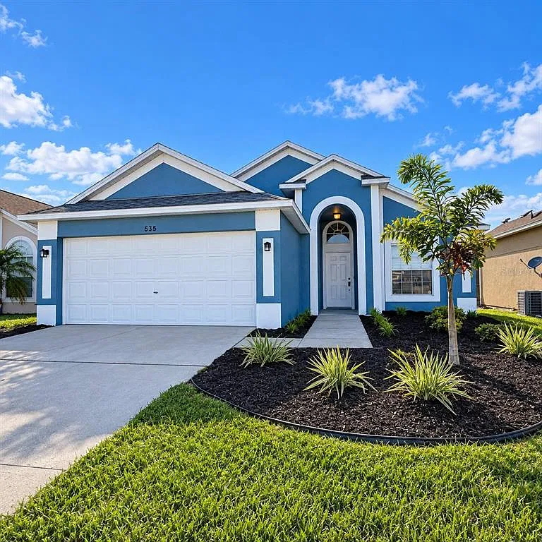 3 bed, 2.0 bath, 1393 sqft, $1,950 — Photo 1
