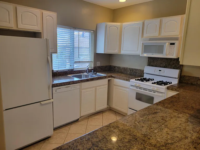 1059 Sapphire St #D — Photo 5