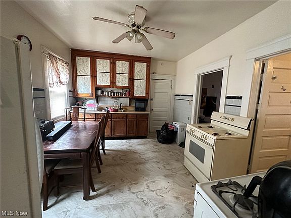 3rd image of 10001 Stoughton Ave